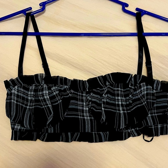 SUPERDOWN Bustier Crop Top - Picture 2 of 3